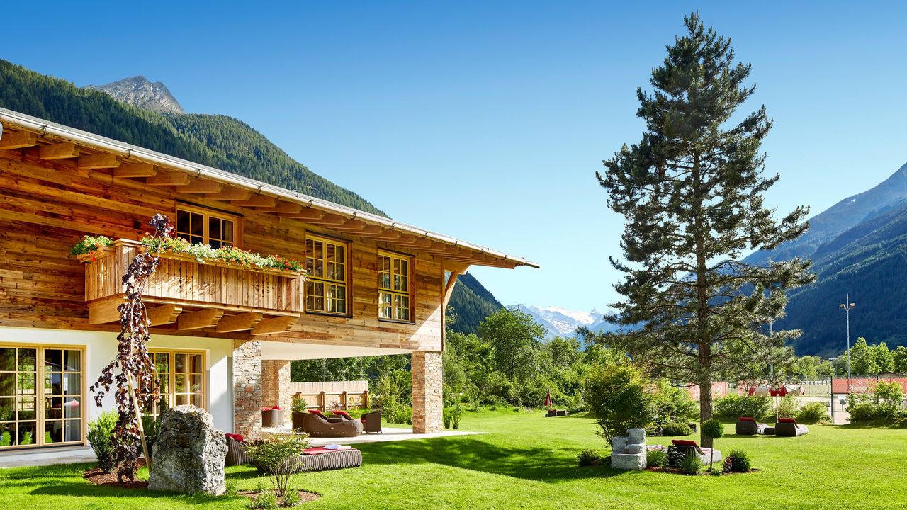 Aussenaufnahme SPA-CHALET Sommer Aussenaufnahme SPA-CHALET Sommer